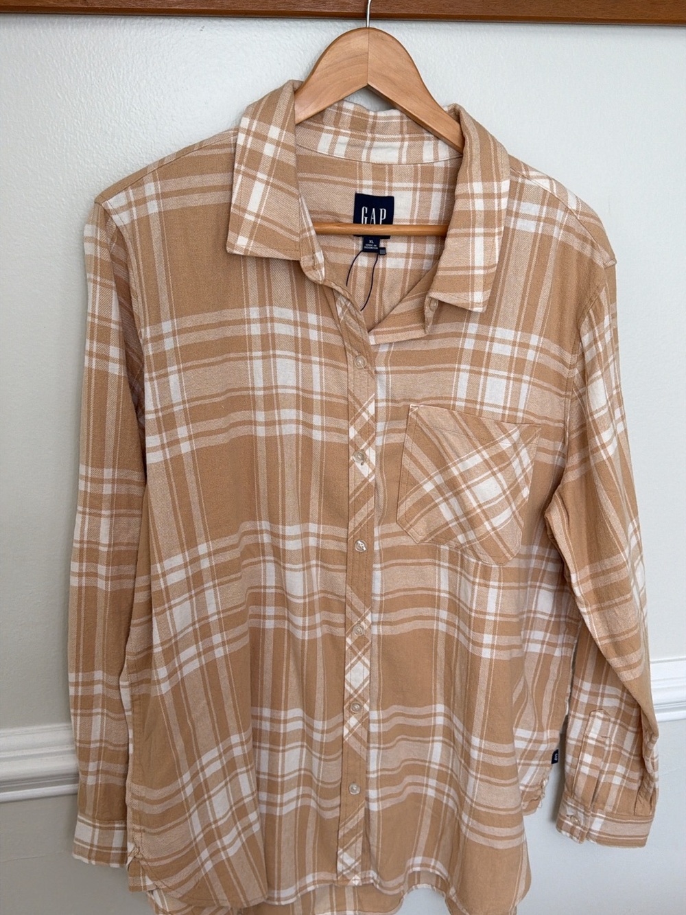 GAP Women’s Tan Plaid Button-Up Shirt